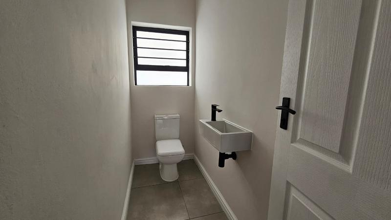 3 Bedroom Property for Sale in Sandy Point Western Cape